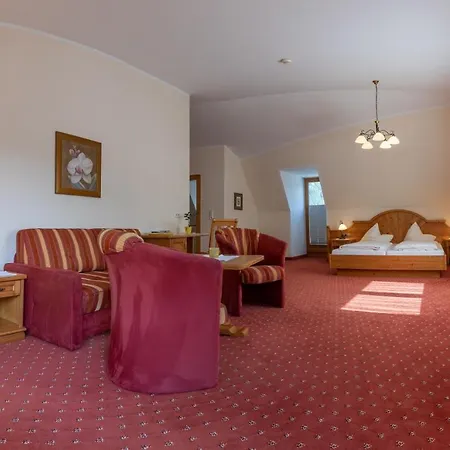 מלון Garni Elisabeth 3*