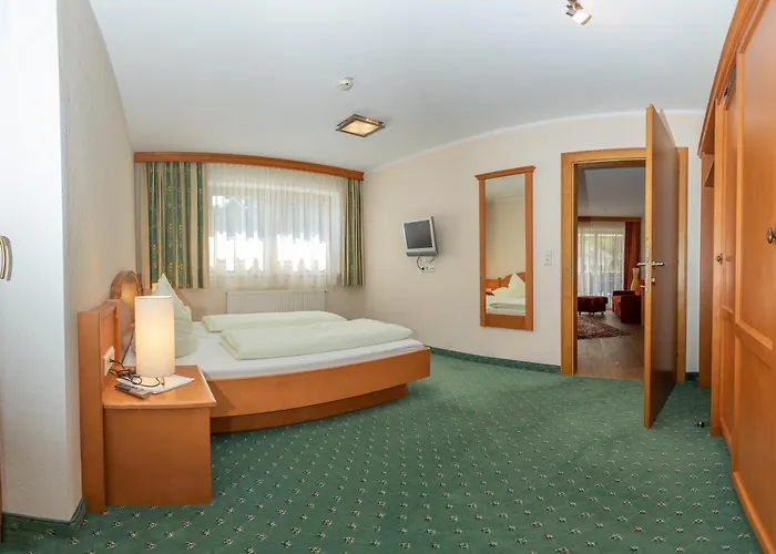 Hotel Garni Elisabeth 3*