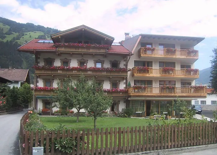 Hotel Garni Elisabeth 3*